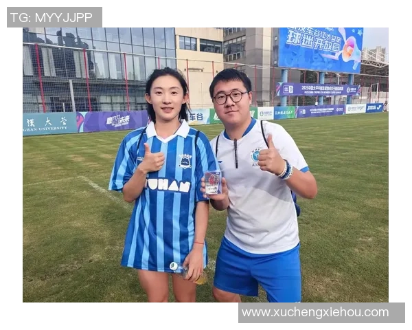 男孩追星梦实现足球明星亲笔签名感动瞬间分享 男孩追星梦实现足球明星亲笔签名感动瞬间分享